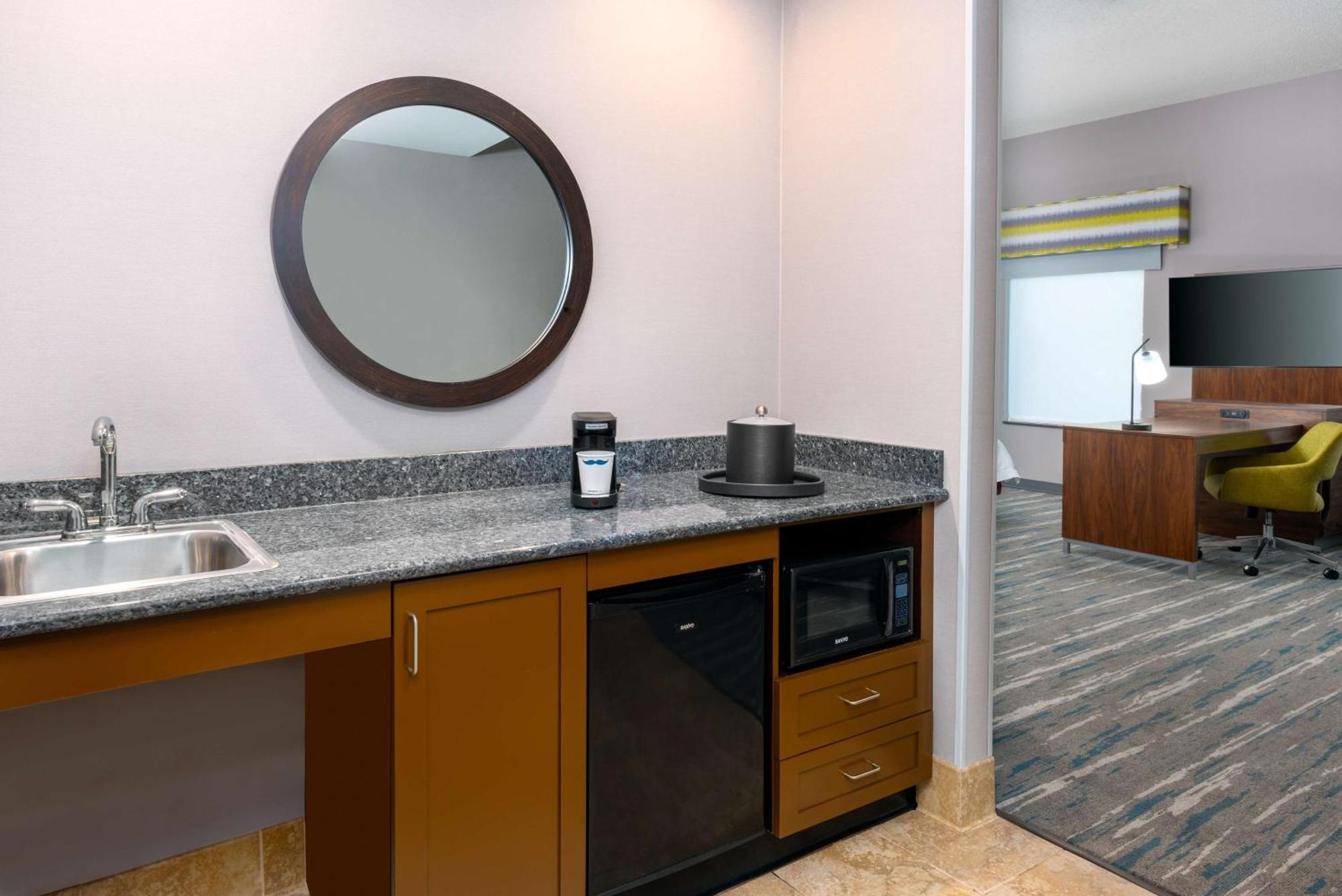 Hampton Inn And Suites Hartford/Фармингтън Екстериор снимка